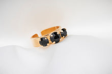 Load image into Gallery viewer, טבעת קריסטלים שחורים זהב | כסף
