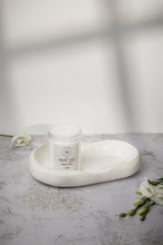 Load image into Gallery viewer, OVAL | כלי מעוצב לנר עם שעוות פנינים