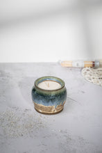 Load image into Gallery viewer, נרות בכלי קרמיקה בעבודת יד | ONE OF A KIND