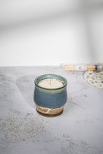 Load image into Gallery viewer, נרות בכלי קרמיקה בעבודת יד | ONE OF A KIND