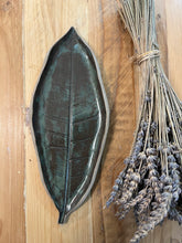 Load image into Gallery viewer, מגש מקרמיקה | FOREST LEAF medium