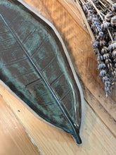 Load image into Gallery viewer, מגש מקרמיקה | FOREST LEAF medium