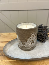 Load image into Gallery viewer, נר ריחני בכלי קרמיקה | FLORAL ESSENCE