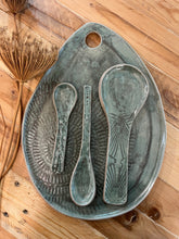 Load image into Gallery viewer, סט מגש וכפות מקרמיקה | BOTANICA OVAL SET