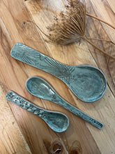 Load image into Gallery viewer, סט מגש וכפות מקרמיקה | BOTANICA OVAL SET